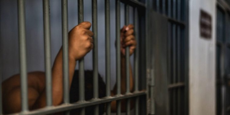 Підозрюваного у замаху на умисне вбивство 3 осіб триматимуть під вартою