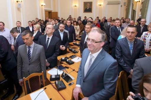 У Тернопільській міськраді ліквідували аж три фракції: Самопоміч”, “Батьківщину” та “Громадянську позицію”