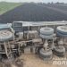 ДТП біля Тернополя: вантажівка перекинулася, водія затиснуло в кабіні (Фото)
