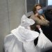 З мішками у великих чергах: що робиться біля Тернопільської міської ТВК (Фото)