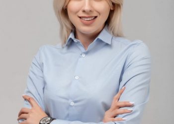 «Відкриємо кризовий реабілітаційний центр для жінок – жертв домашнього насильства», – заявила Дар’я Проскурякова, перший номер у списку «ОПЗЖ» в Тернопільську обласну раду