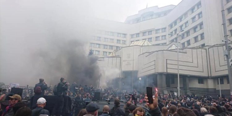 Щодо суддів КС відкрили кримінальну справу: замах на захоплення влади