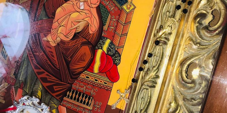 На Тернопільщині почала мироточити ікона (Фото)