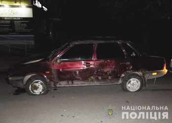 У Тернополі п’яні чоловіки потрапили в аварію на краденому автомобілі (Фото)