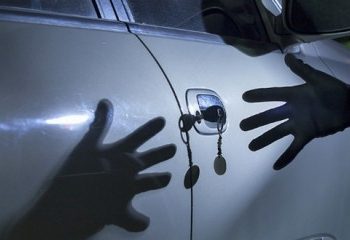 Залишив портмоне у машині: на Тернопільщині злодій викрав гаманець з авто