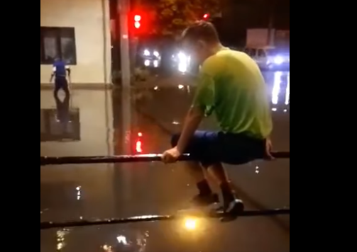 Як один тернополянин під час потопу допоміг багатьом людям (Відео)