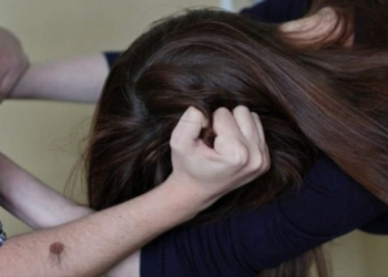 У Тернополі чоловік побив жінку: викликали швидку