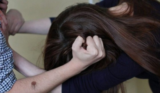 У Тернополі чоловік побив жінку: викликали швидку