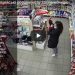 Камера зафіксувала момент крадіжки: у Тернополі шукають жінку, яка поцупила товар з магазину (Відео)