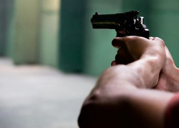 Тернополянин “під мухою” наскрізь прострелив собі ногу