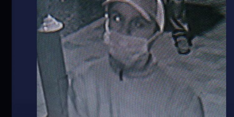 Поліція розшукує чоловіка, який напав на кандидата в мери Тернополя (Відео)