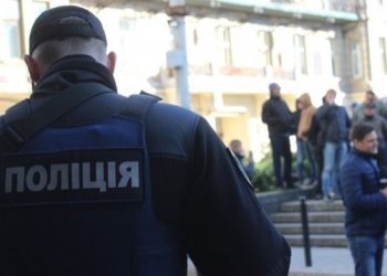 Поліцейський побив чоловіка: у Тернополі слідчий на допиті застосував насильство