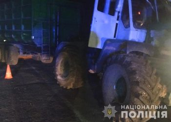 На Тернопільщині ДТП з потерпілими: легківка в’їхала у трактор (Фото)