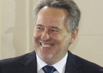 Знищення місцевого самоврядування: олігархи користуються урядовою газовою монополією