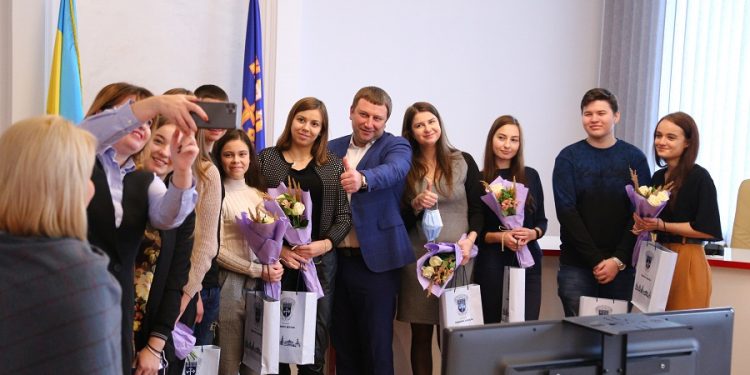 Володимир Труш привітав кращих студентів області з отриманням стипендії Президента та Верховної Ради України