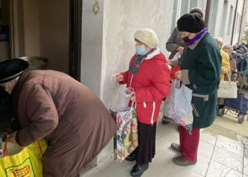 Відвідувачі благодійної їдальні в Тернополі отримали продуктові набори