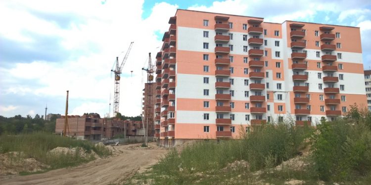 На вулиці Яреми тернополяни виступають проти дороги на прибудинковій території