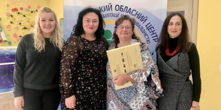 Доктор наук зі США відвідала Тернопільський обласний центр комплексної реабілітації