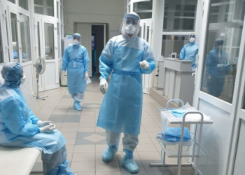 “Якщо сказано – носи маску і часто міняй, то носи і міняй”: тернополянка захворіла на ковід і звернулась до людей