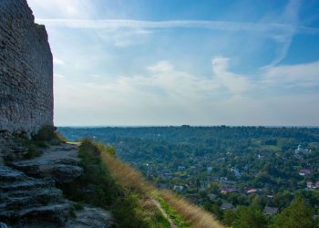 На Тернопільщині серйозно травмувався чоловік, який намагався зробити красиве фото