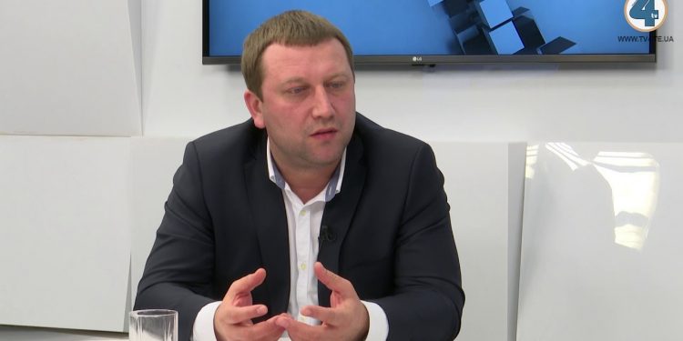 Володимир Труш та Сергій Жирний не можуть вчасно освоїти кошти та провести тендери
