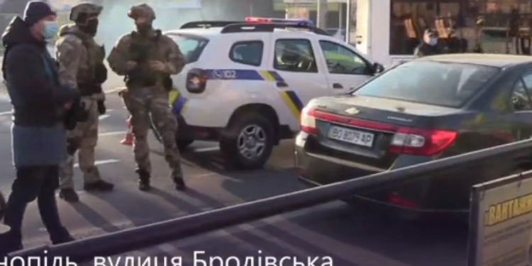 Затримання злочинців: у Тернополі працівники “КОРДу” провели масштабну спецоперацію (Відео)