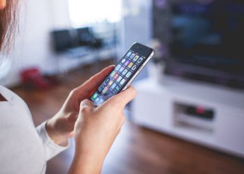 Як молода тернополянка викрала чужий телефон: 26-річну жінку спіймали