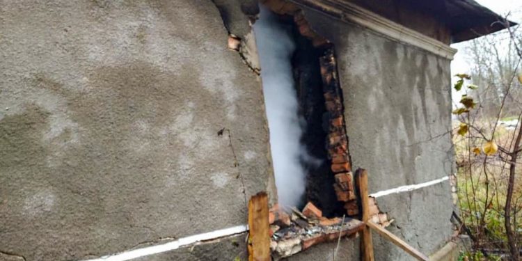 На Тернопільщині в будинку під завалами згоріла людина (Фото)