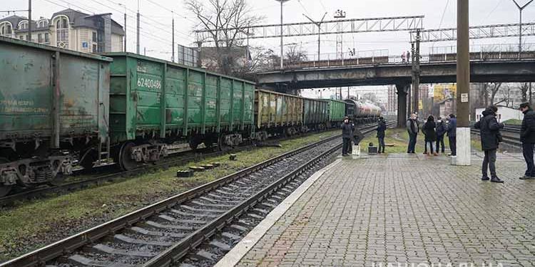 Трагедія у Тернополі на залізниці: потяг збив чоловіка (Фото, Відео)