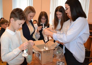 Дарунок від матері Кузьми Скрябіна отримала тернопільська школа (Фото)