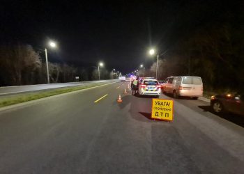 Жахлива ДТП поблизу Тернополя: перекинувся автомобіль із дитиною (Фото)