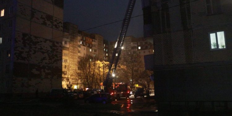 У Тернополі горіла квартира: дуже довго не могли погасити (Фото)