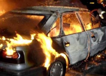 На проспеки Злуки загорілася машина