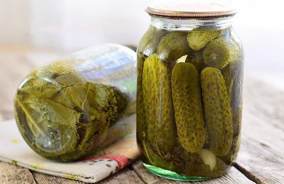 У Тернополі п’яна матір “випадково” жбурнула банкою з консервацією у голову доньці