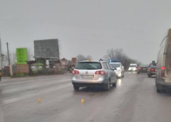 Струс мозку і перелом ніг: на об’їзній автомобіль збив чоловіка з інвалідністю (Фото)