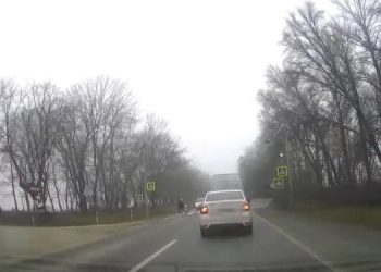 Тернопільські патрульні наздогнали водія, який на швидкості мало не збив пішоходів (Відео)