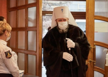 Норкову шубу митрополита Михаїла критикує і духовенство, і зоозахисники