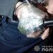У Тернополі чоловік гуляв вулицею з прив’язаною до руки “гранатою”. І для чого його з лікарні виписали?
