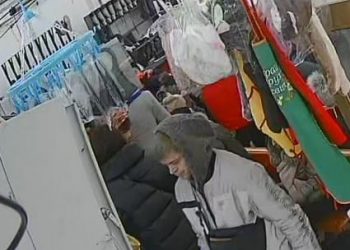 У Тернополі біля ковзанки молодик вкрав сумку з цінними речами (Фото)