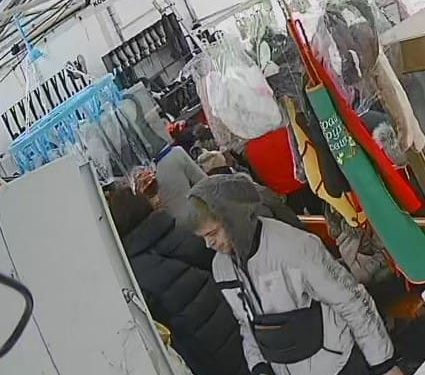 У Тернополі біля ковзанки молодик вкрав сумку з цінними речами (Фото)