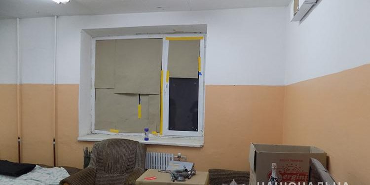 Поліція Тернополя впіймала чоловіка, який, ймовірно, підстрелив двох дітей (Відео)