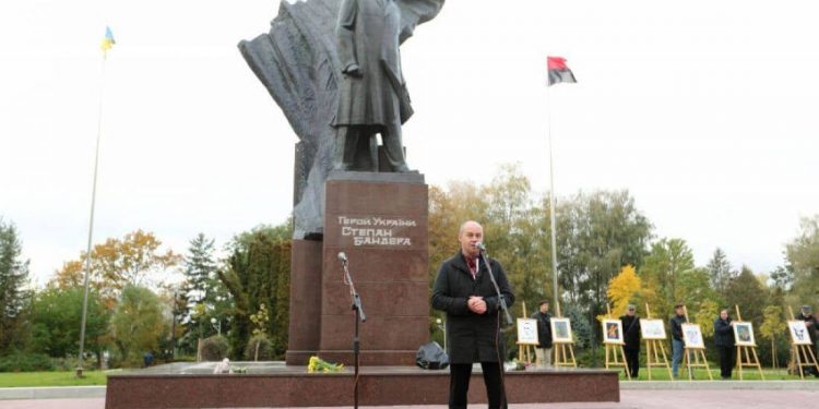 Ініціатива Сергія Надала щодо повернення звання Героя України Степанові Бандері поширилася Тернопільщиною. На черзі Україна