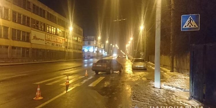 У Тернополі водій на переході збив жінку (Фото)