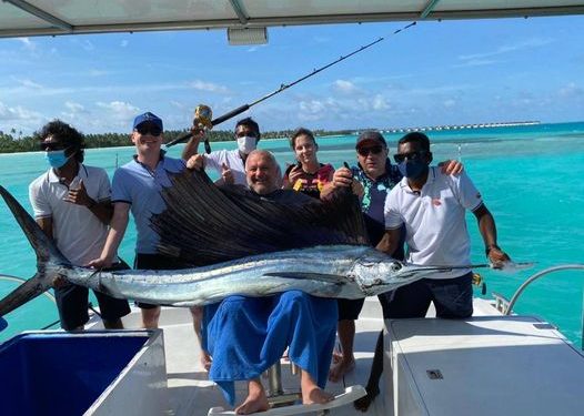 Відомий ресторатор Тернополя впіймав блакитного 50-кілограмового марліна (Фото)