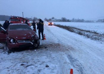 Смертельна аварія на Тернопільщині: жінка загинула, а чоловік та син у лікарні (Фото)