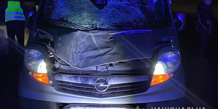 Збило три авто: на Тернопільщині пішохід загинув страшною смертю (Фото)