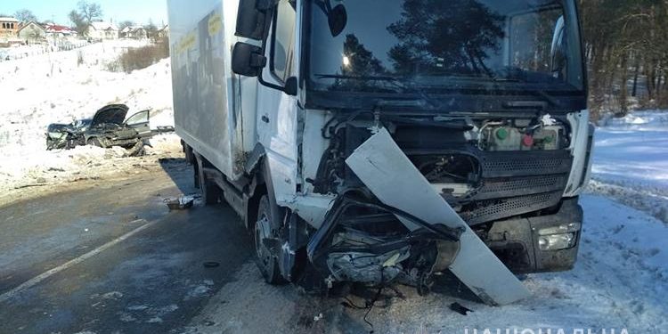 У жахливій аварії на Тернопільщині загинула пасажирка (Фото)