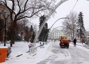 34 одиниці снігоприбиральної техніки очищали вулиці Тернополя від снігу та ожеледиці цієї ночі
