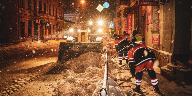 Як Тернопіль бореться зі сніговою негодою