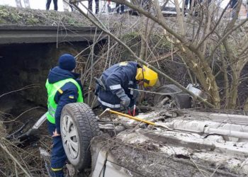 На Тернопільщині п’яні мисливці поверталися з полювання і потрапили в аварію
